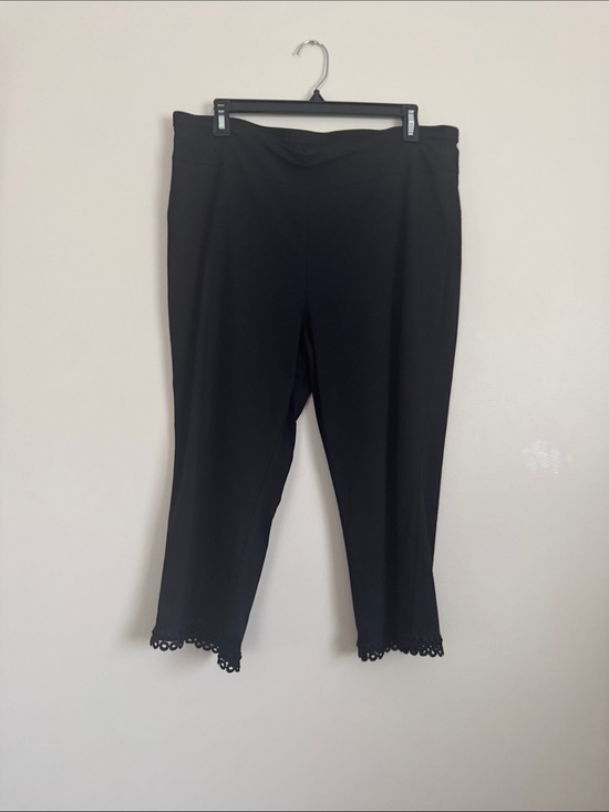 Counterparts Pants - Black Cropped Leggings with Lace Hem